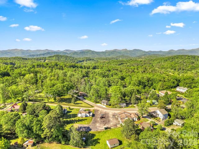 523 Harrison Avenue, Franklin, NC 28734