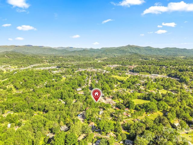 523 Harrison Avenue, Franklin, NC 28734