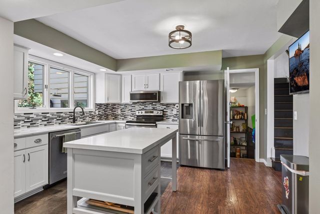 3970 Yorktown Lane N, Plymouth, MN 55441