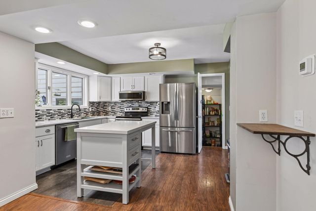 3970 Yorktown Lane N, Plymouth, MN 55441