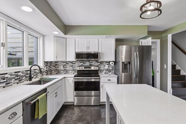 3970 Yorktown Lane N, Plymouth, MN 55441