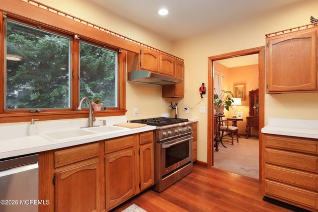 10 Broadway, Belford, NJ 07718