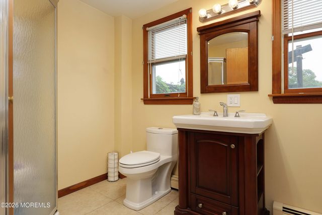 10 Broadway, Belford, NJ 07718