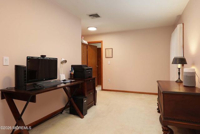 10 Broadway, Belford, NJ 07718