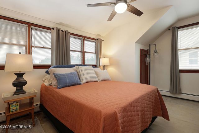 10 Broadway, Belford, NJ 07718