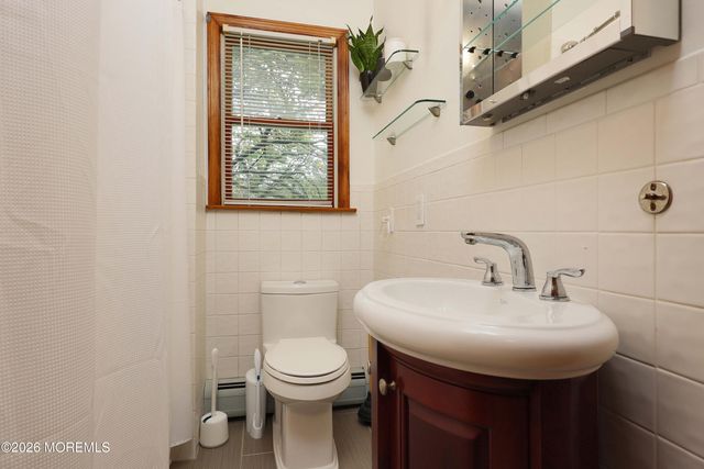 10 Broadway, Belford, NJ 07718