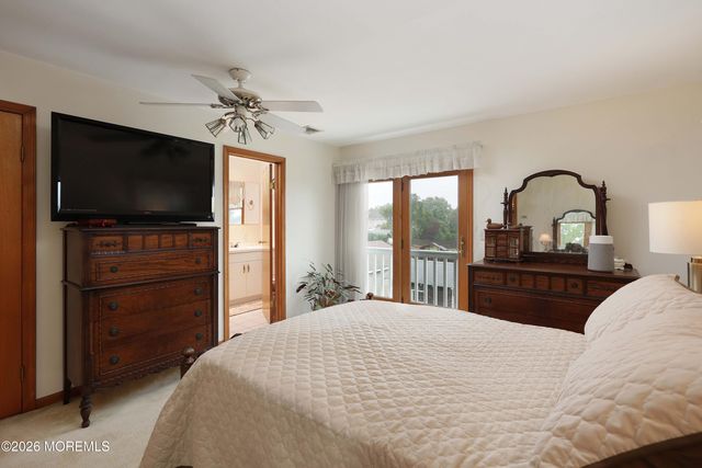 10 Broadway, Belford, NJ 07718
