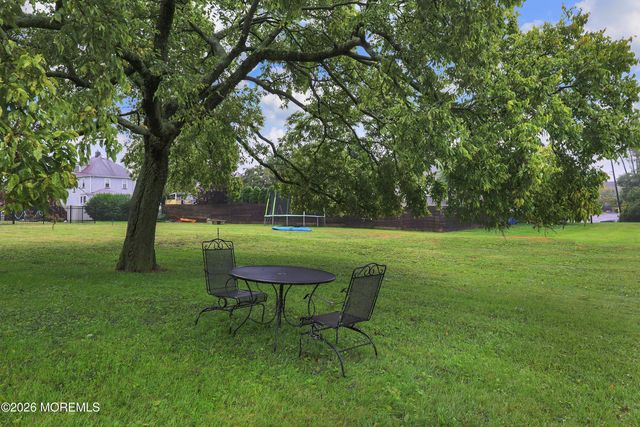 10 Broadway, Belford, NJ 07718
