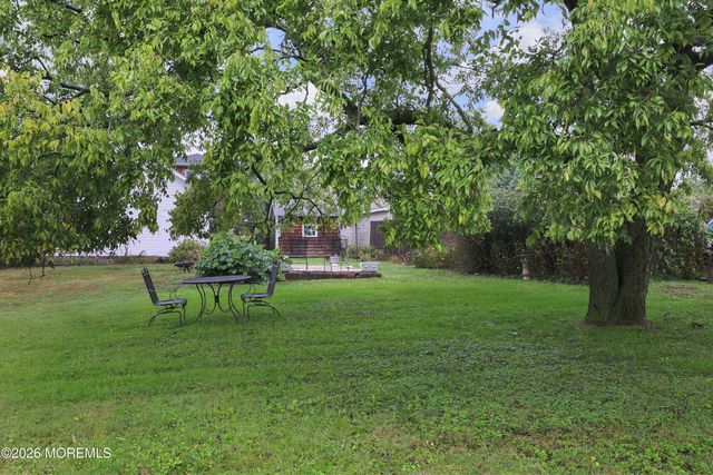 10 Broadway, Belford, NJ 07718
