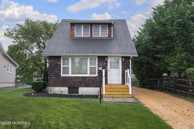 10 Broadway, Belford, NJ 07718
