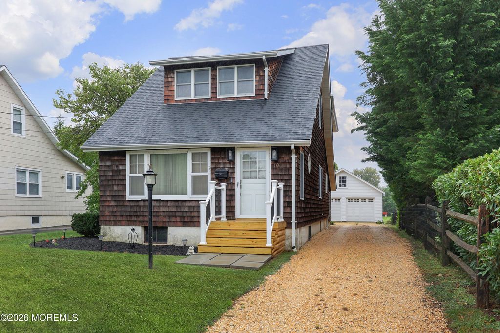 10 Broadway, Belford, NJ 07718