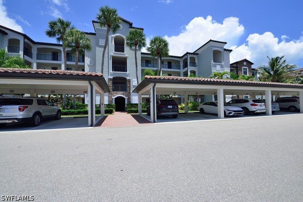 9566 Trevi CT 4944, Naples, FL 34113