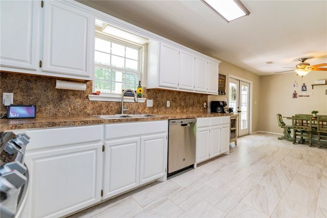 329 Rader Road, Rogers, AR 72756