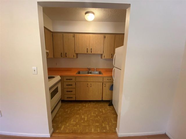 301 WOODROW AVENUE B, Largo, FL 33770