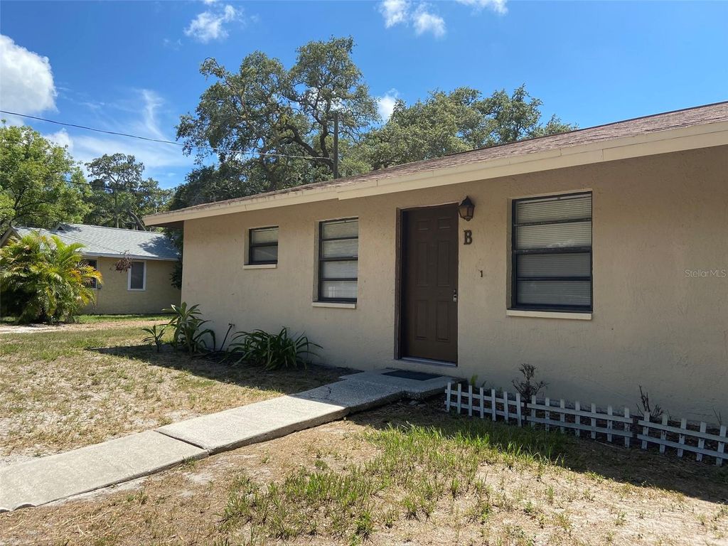 301 WOODROW AVENUE B, Largo, FL 33770