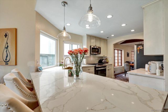 18528 Locksley St, San Diego, CA 92128