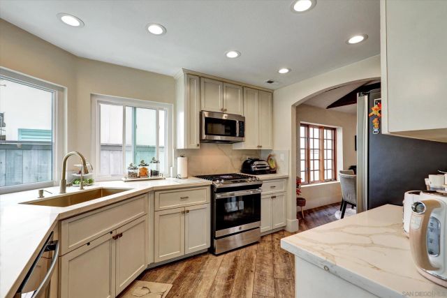 18528 Locksley St, San Diego, CA 92128