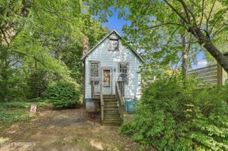 59 York Avenue, Port Monmouth, NJ 07758