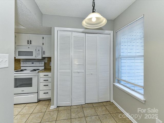 5234 Amity Springs Drive, Charlotte, NC 28212