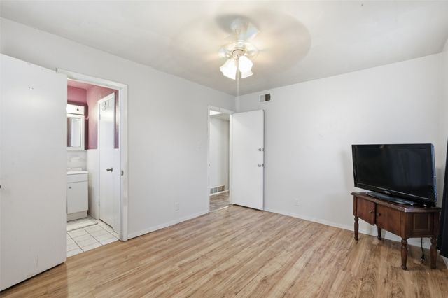 816 SW Sundown Trail, Burleson, TX 76028