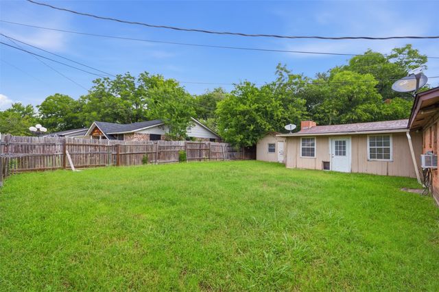816 SW Sundown Trail, Burleson, TX 76028