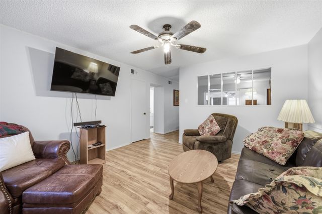 816 SW Sundown Trail, Burleson, TX 76028