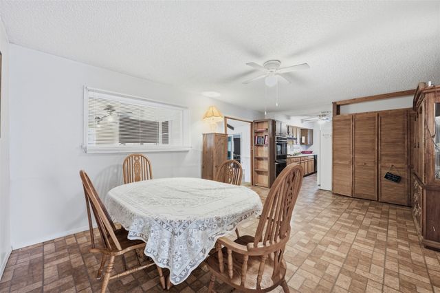 816 SW Sundown Trail, Burleson, TX 76028