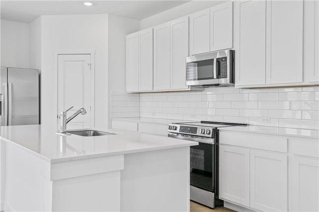 21360 W Cleveland Street, Spring Hill, KS 66083