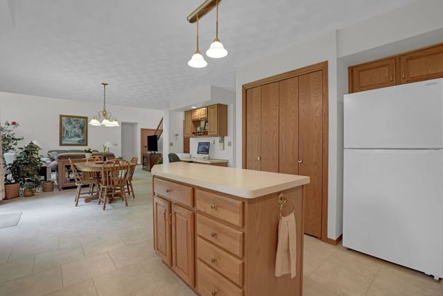 3522 33rd Street Court, Moline, IL 61265