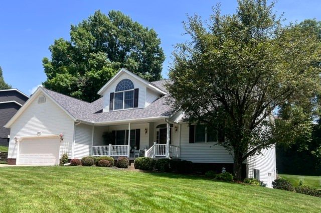 3522 33rd Street Court, Moline, IL 61265