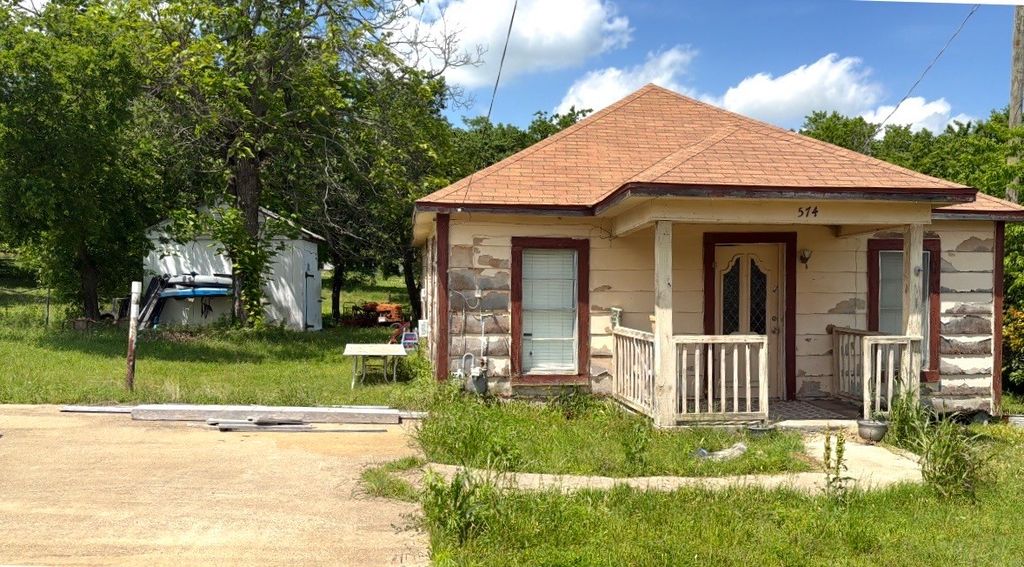 574 E Marshall Street, Van Alstyne, TX 75495