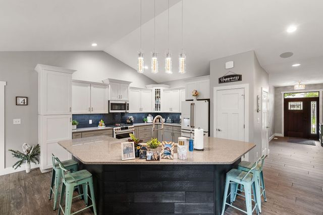 10186 Rustic Drive, Demotte, IN 46310