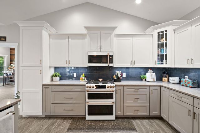 10186 Rustic Drive, Demotte, IN 46310