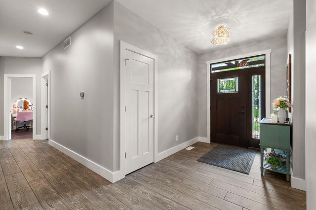 10186 Rustic Drive, Demotte, IN 46310