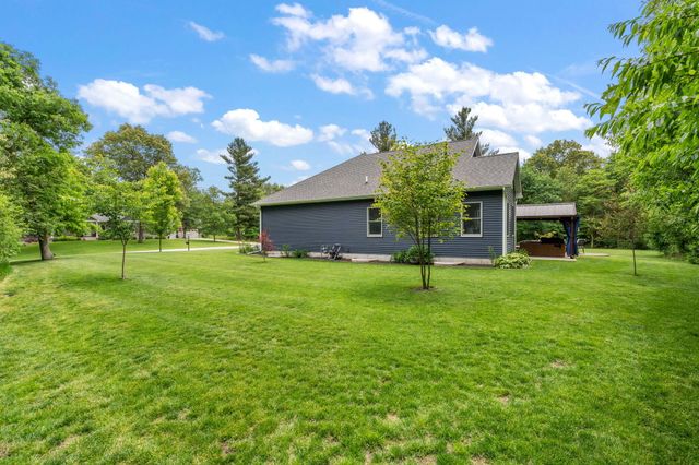 10186 Rustic Drive, Demotte, IN 46310