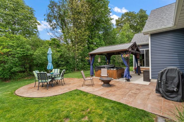 10186 Rustic Drive, Demotte, IN 46310
