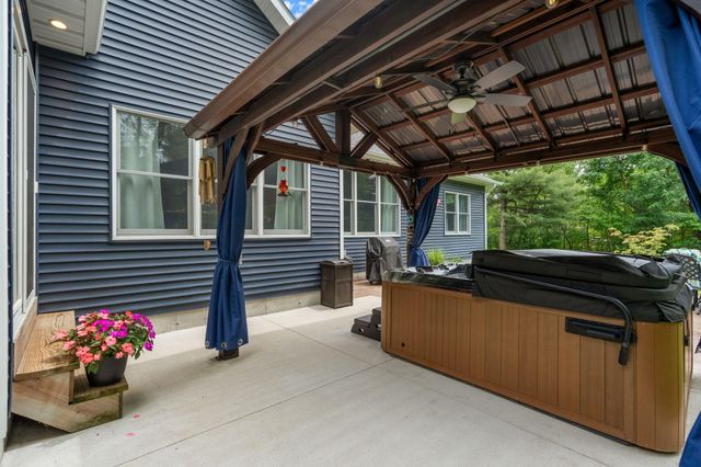 10186 Rustic Drive, Demotte, IN 46310