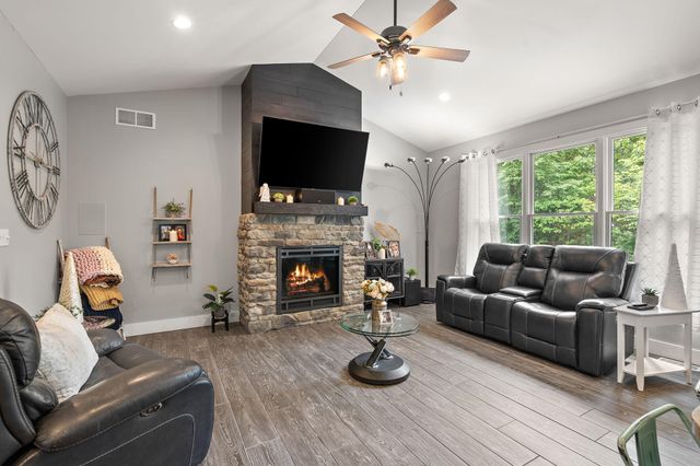 10186 Rustic Drive, Demotte, IN 46310