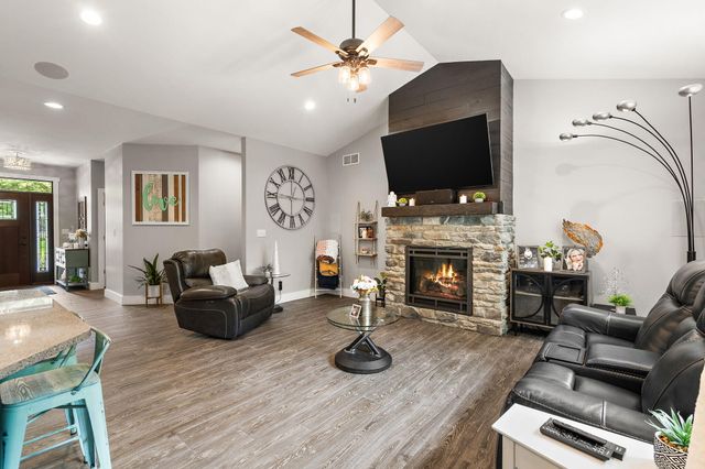10186 Rustic Drive, Demotte, IN 46310