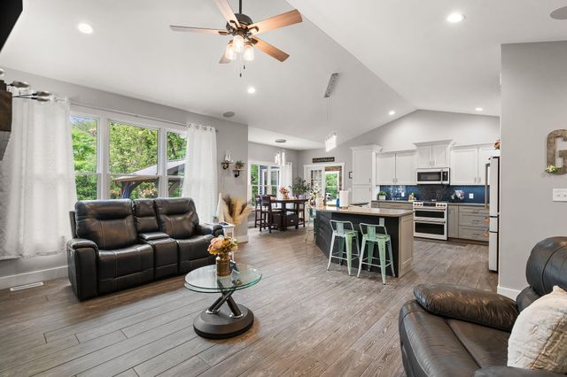 10186 Rustic Drive, Demotte, IN 46310