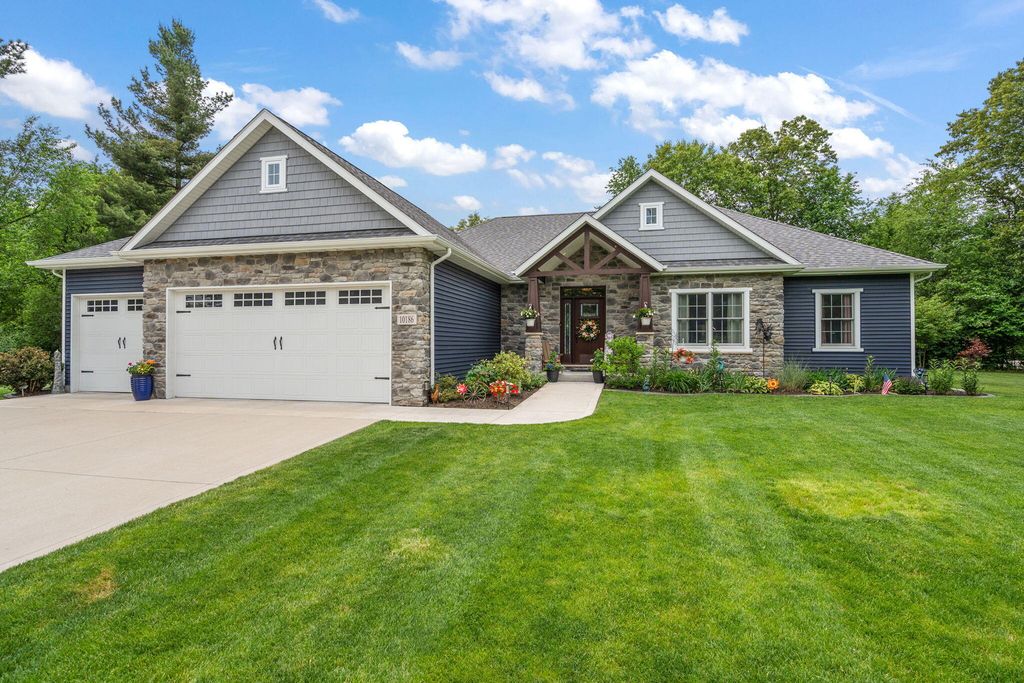 10186 Rustic Drive, Demotte, IN 46310