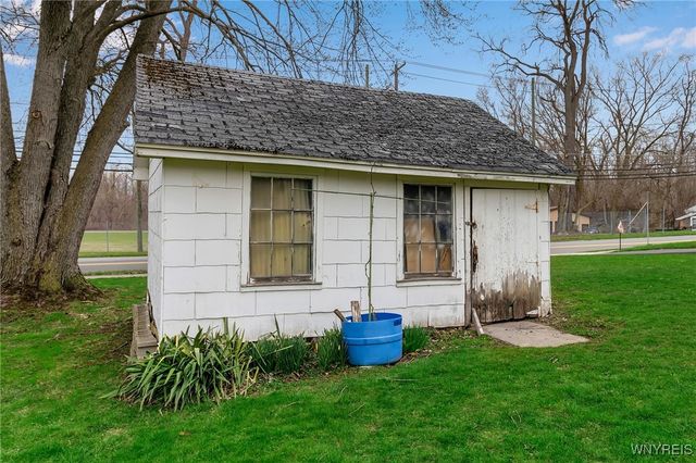 82 Lake Avenue, Lockport City, NY 14094