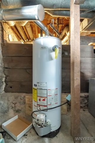 82 Lake Avenue, Lockport City, NY 14094