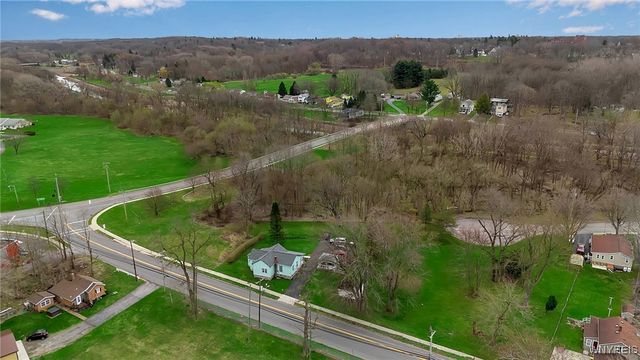 82 Lake Avenue, Lockport City, NY 14094