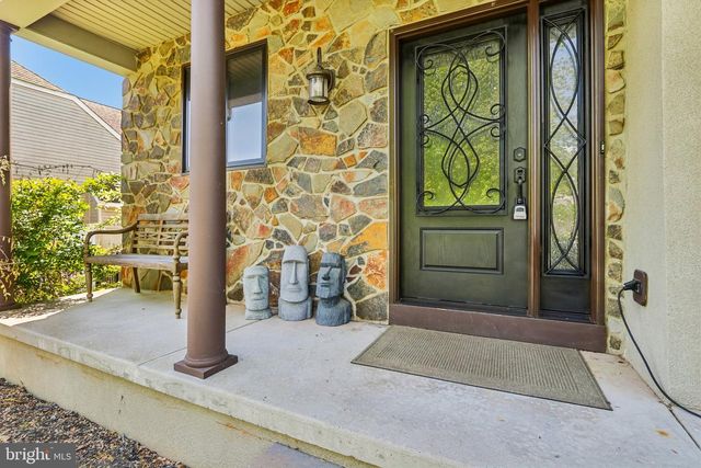 837 MOUNTAINTOP DR, Collegeville, PA 19426