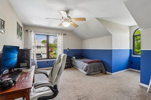 837 MOUNTAINTOP DR, Collegeville, PA 19426