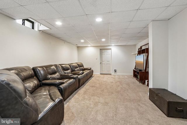 837 MOUNTAINTOP DR, Collegeville, PA 19426