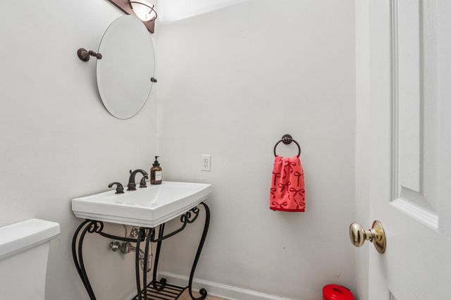 837 MOUNTAINTOP DR, Collegeville, PA 19426