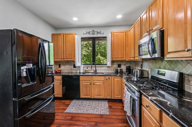 837 MOUNTAINTOP DR, Collegeville, PA 19426