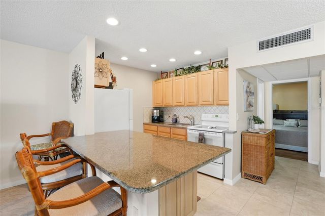 12300 VONN ROAD 8202, Largo, FL 33774